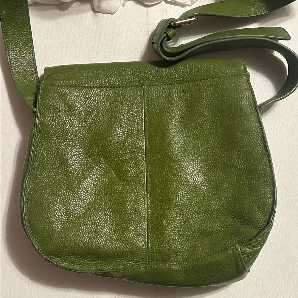 Elegant Olive Crossbody Bag with Lace Detailing - Picture 3 of 6